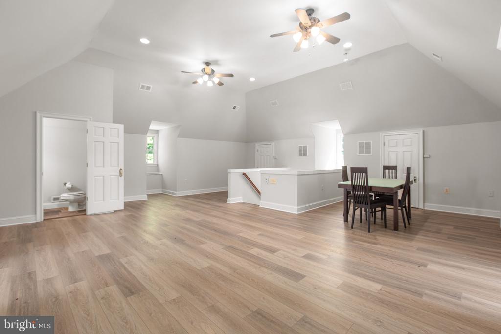 11806 FAWN LAKE PARKWAY