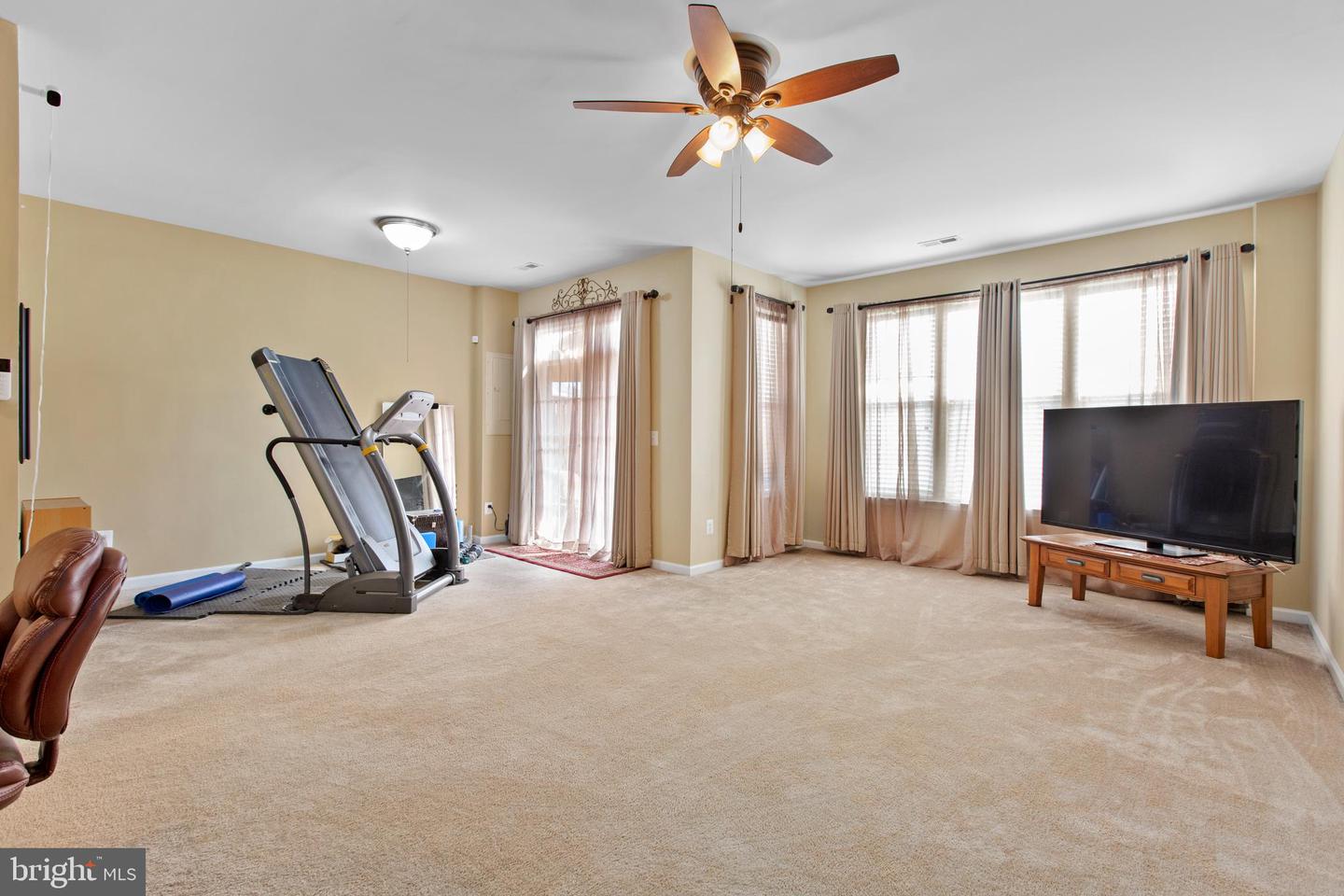 102 Hunting Creek Ln