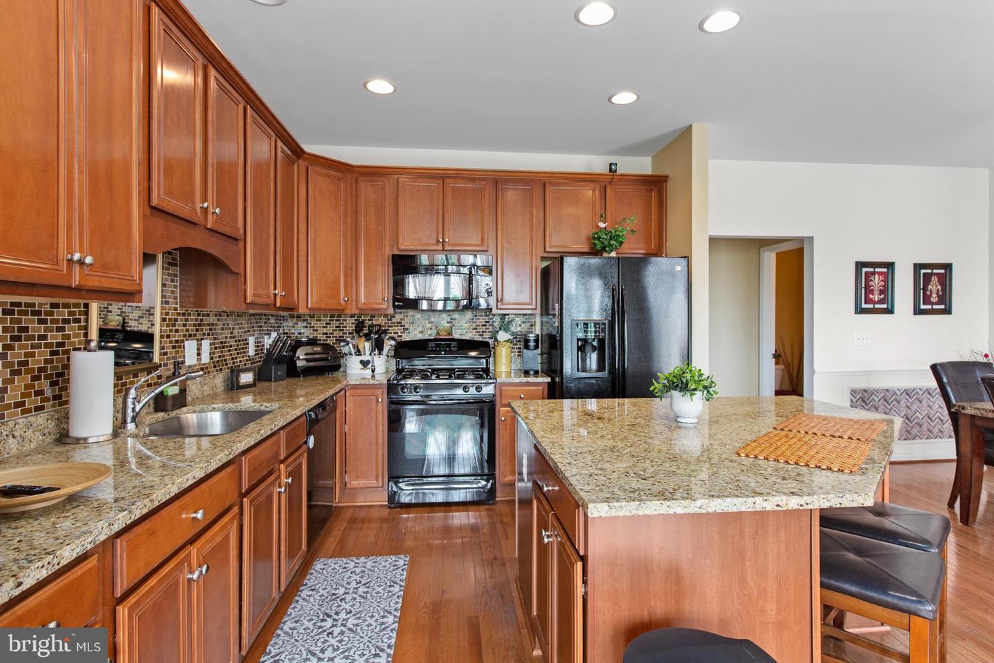 102 Hunting Creek Ln