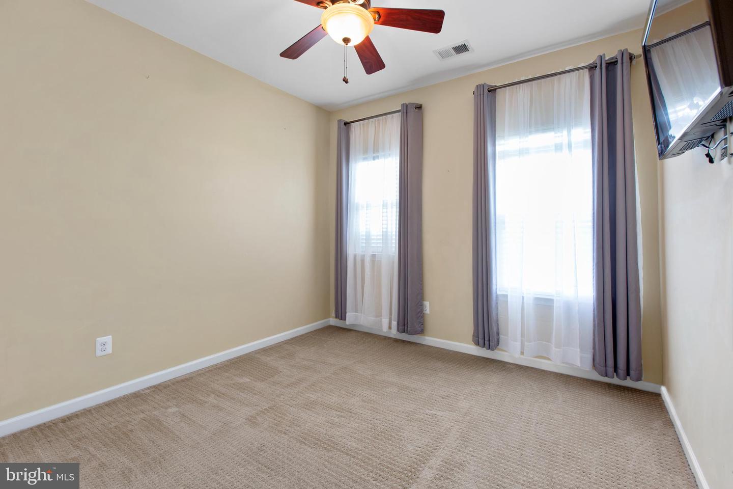 102 Hunting Creek Ln