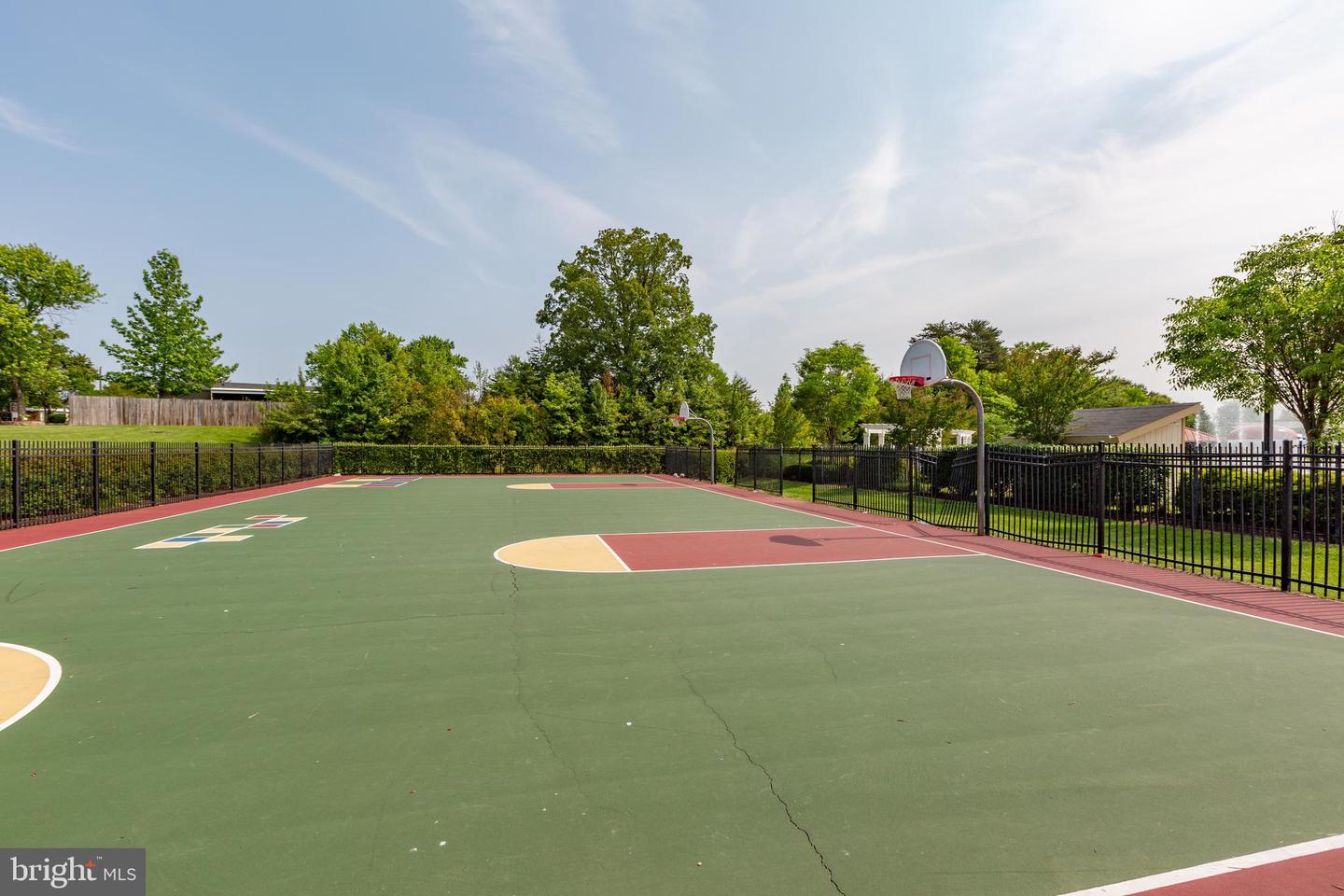 102 Hunting Creek Ln