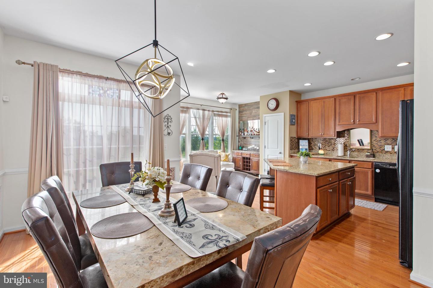 102 Hunting Creek Ln