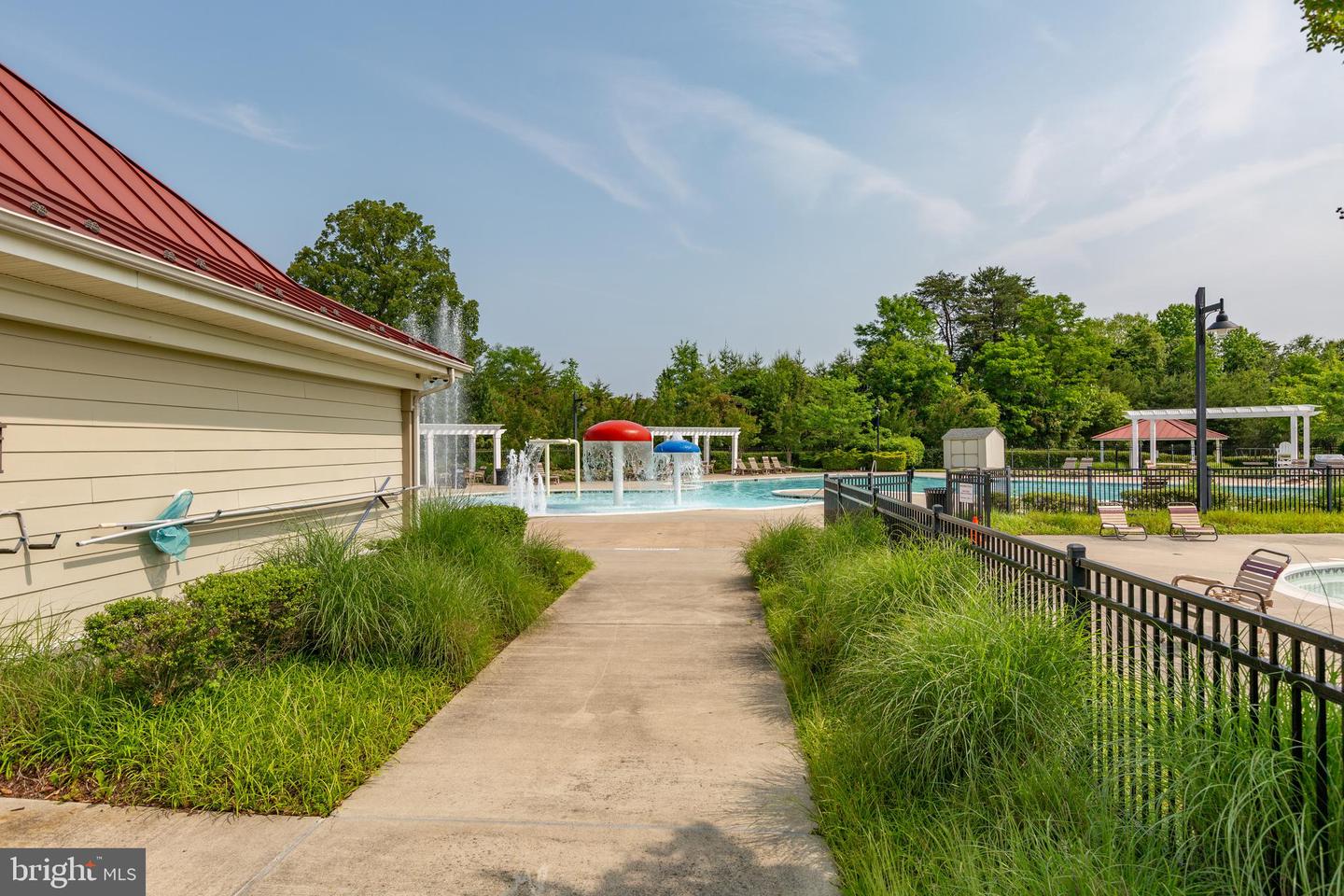 102 Hunting Creek Ln