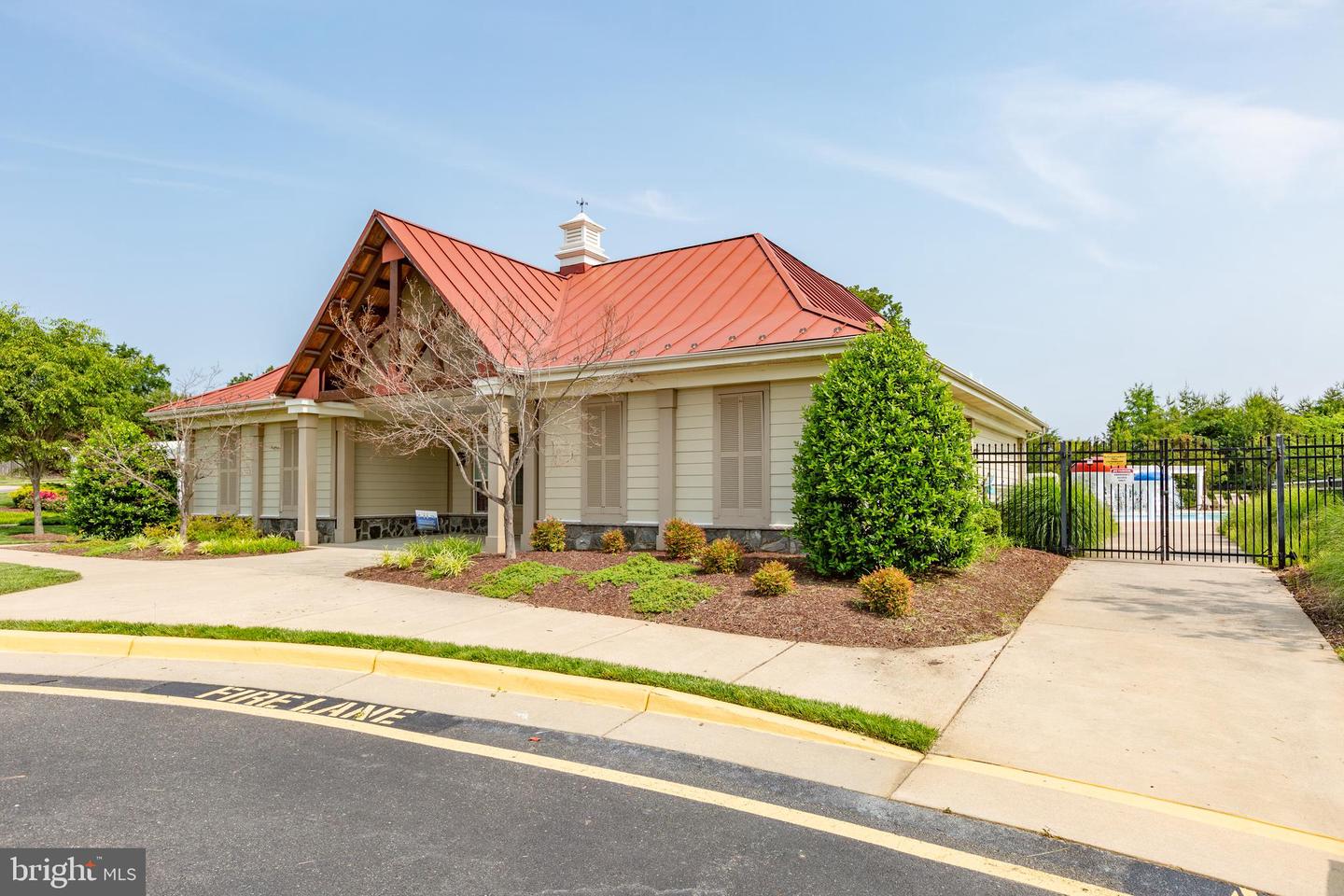 102 Hunting Creek Ln