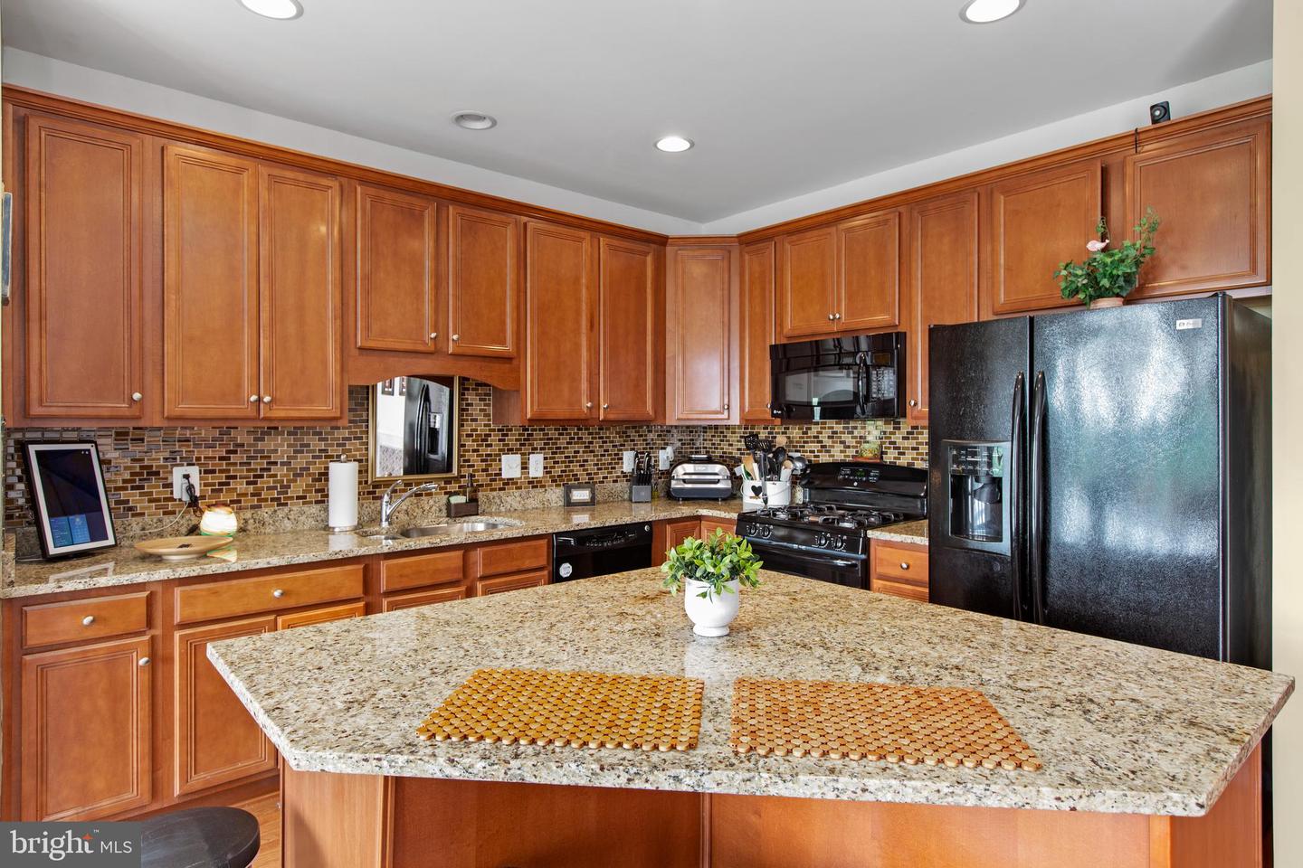 102 Hunting Creek Ln