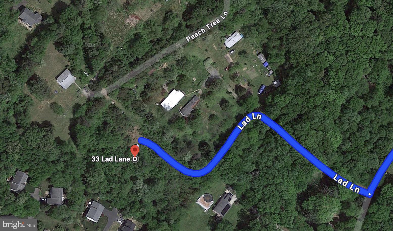 33 Lad Ln