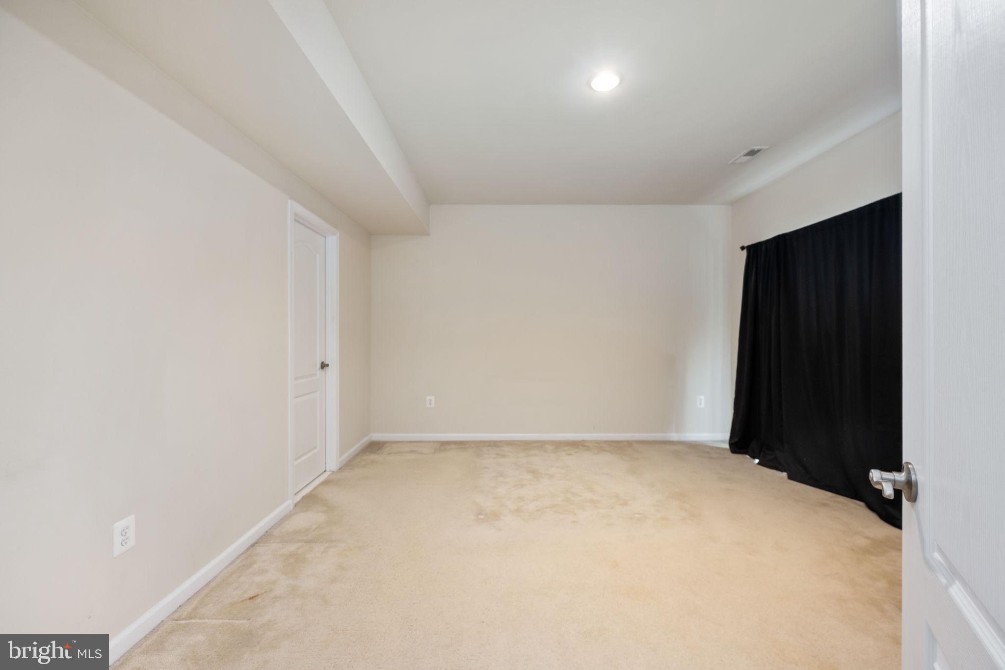 34 ROYAL CRESCENT WAY