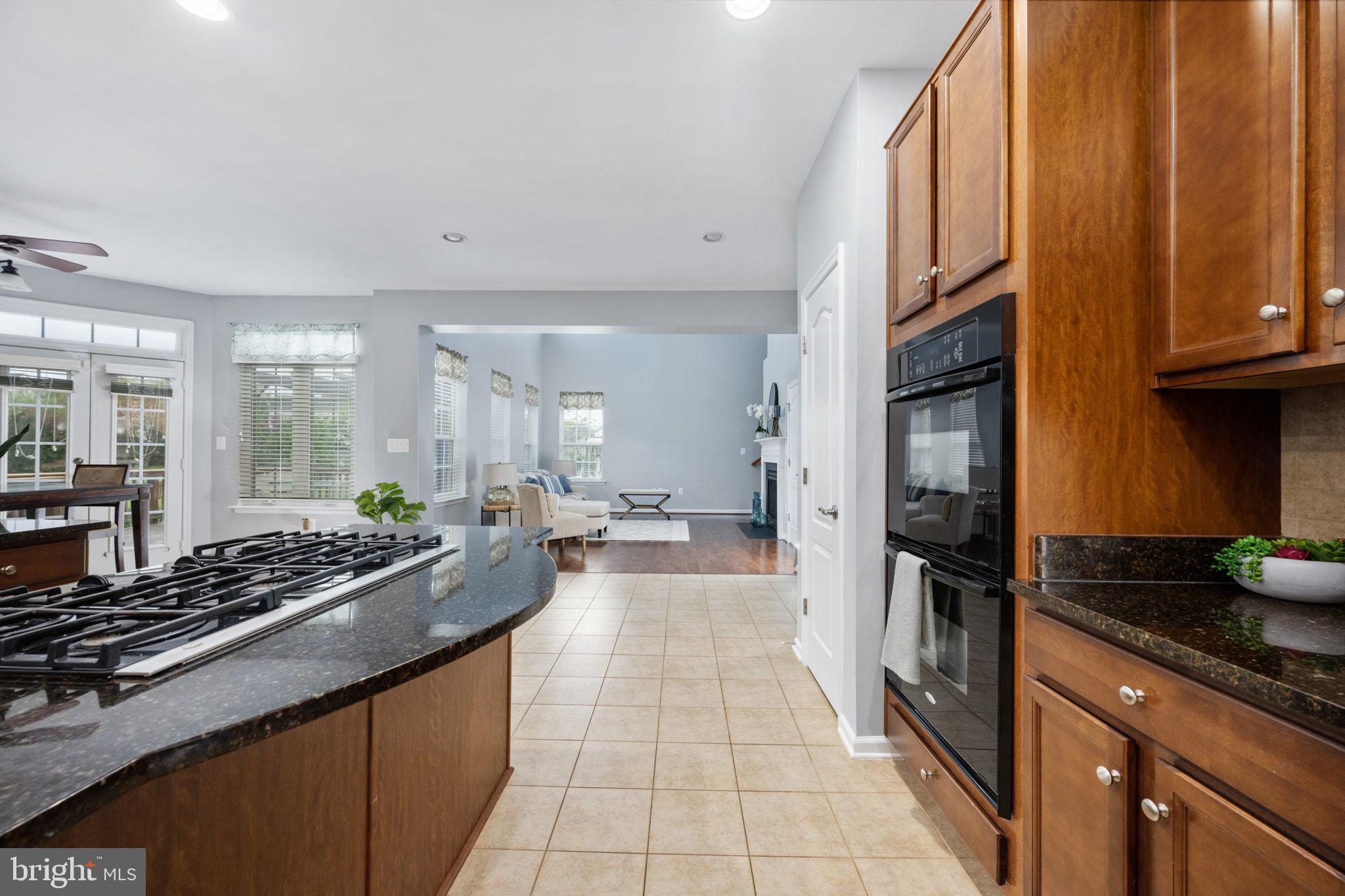 34 ROYAL CRESCENT WAY