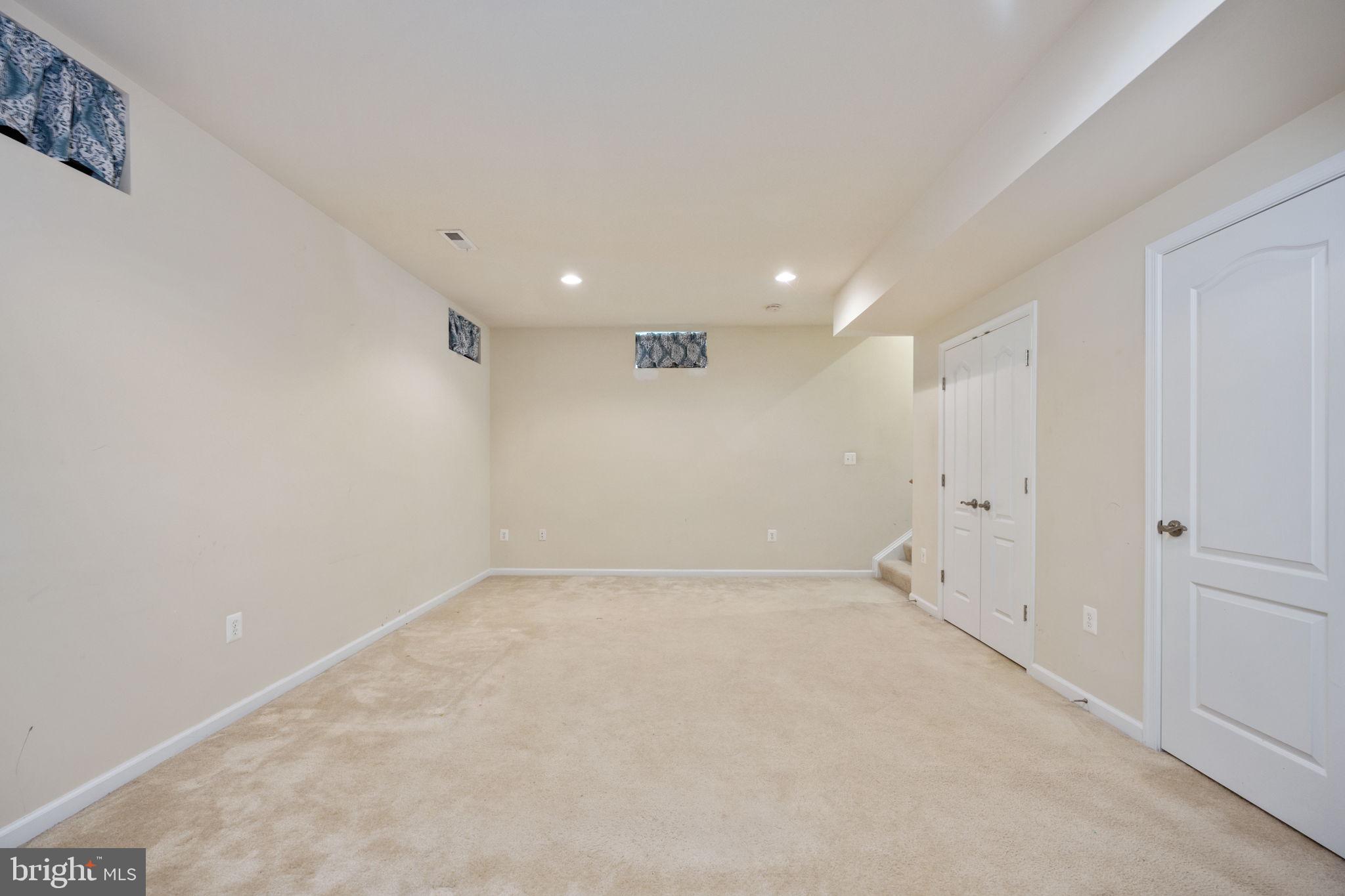 34 ROYAL CRESCENT WAY