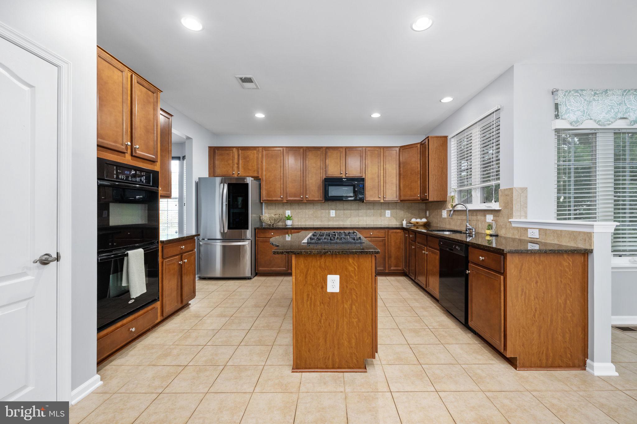 34 ROYAL CRESCENT WAY