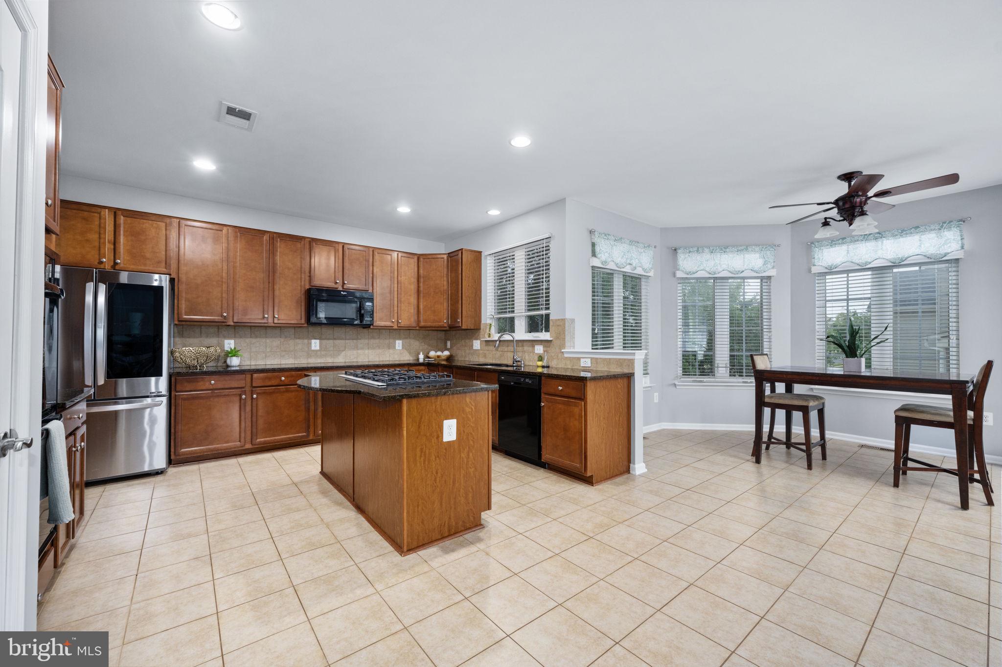 34 ROYAL CRESCENT WAY