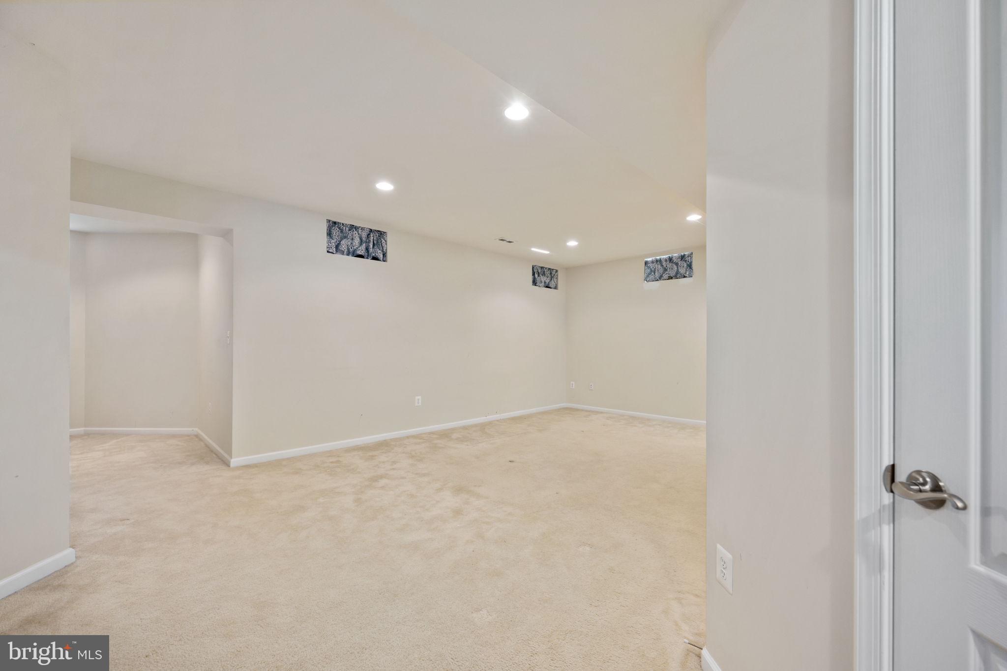 34 ROYAL CRESCENT WAY