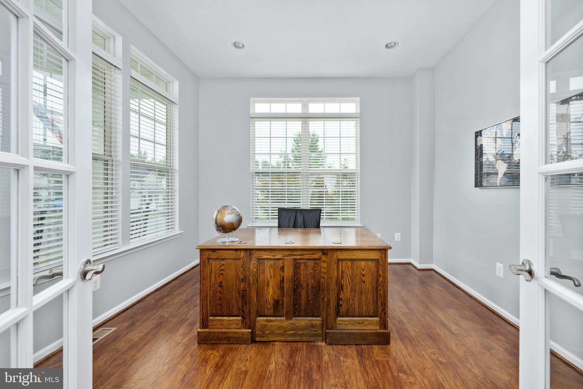 34 ROYAL CRESCENT WAY