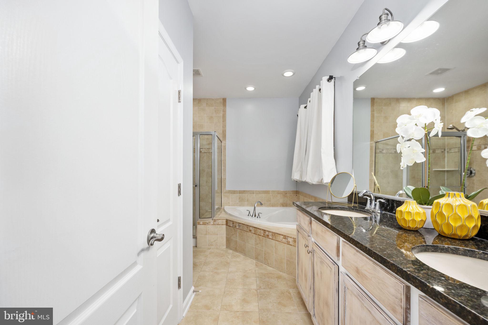 34 ROYAL CRESCENT WAY