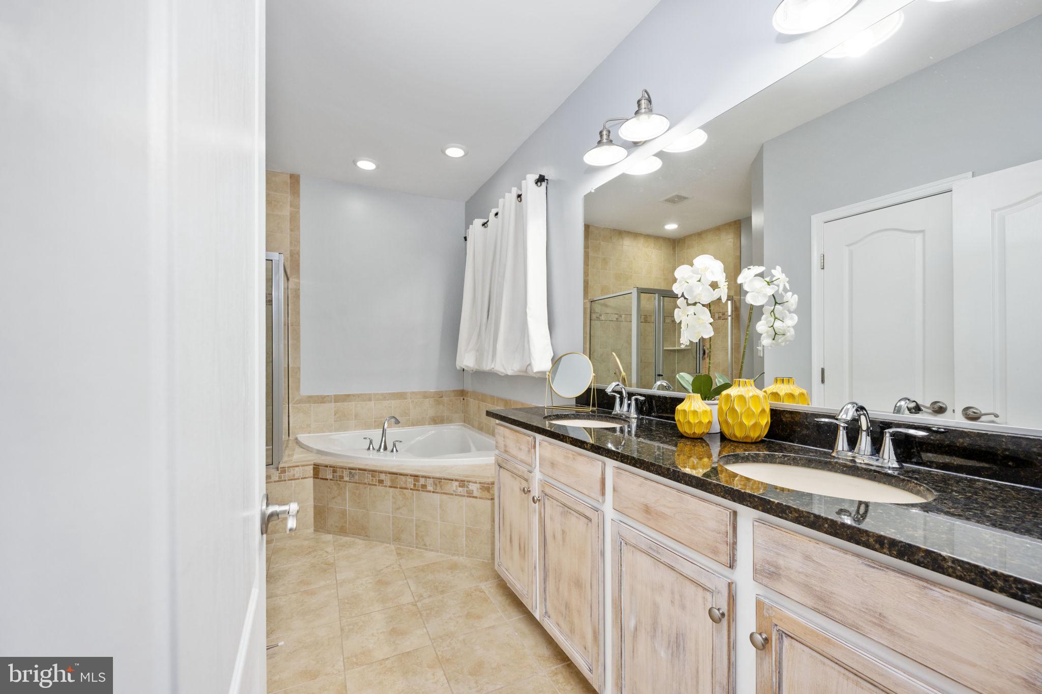 34 ROYAL CRESCENT WAY