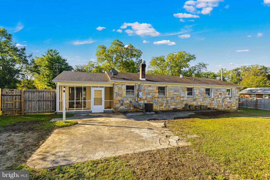 102 WALNUT DRIVE