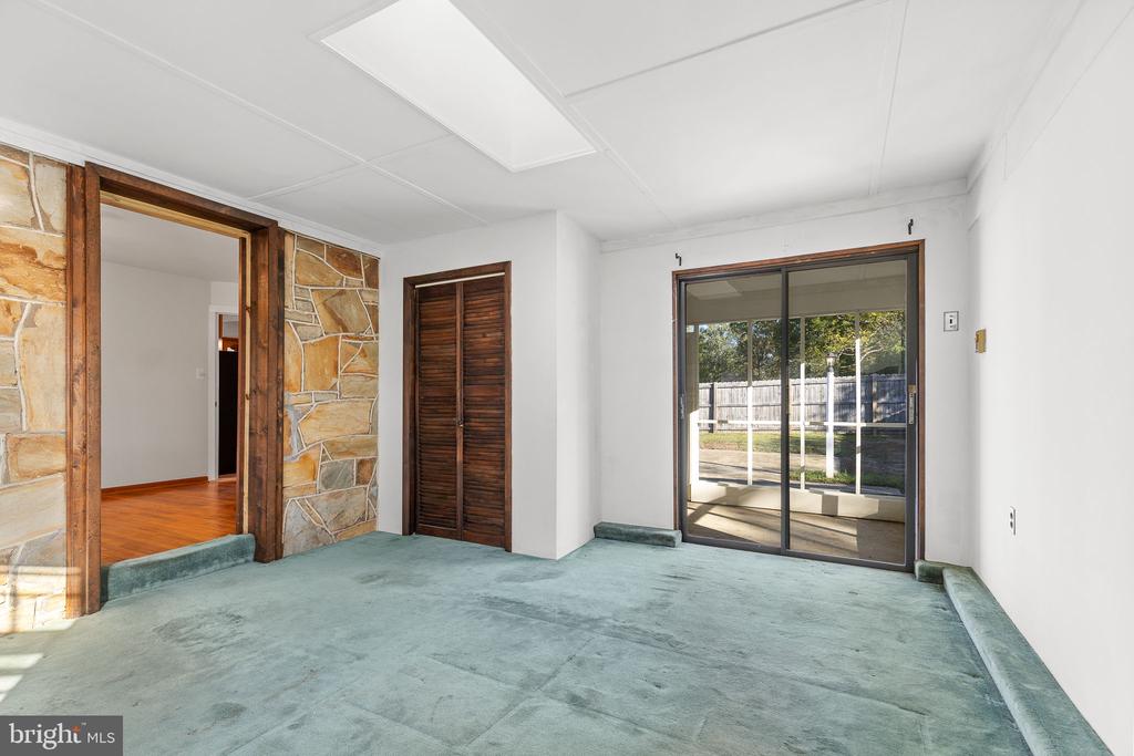 102 WALNUT DRIVE