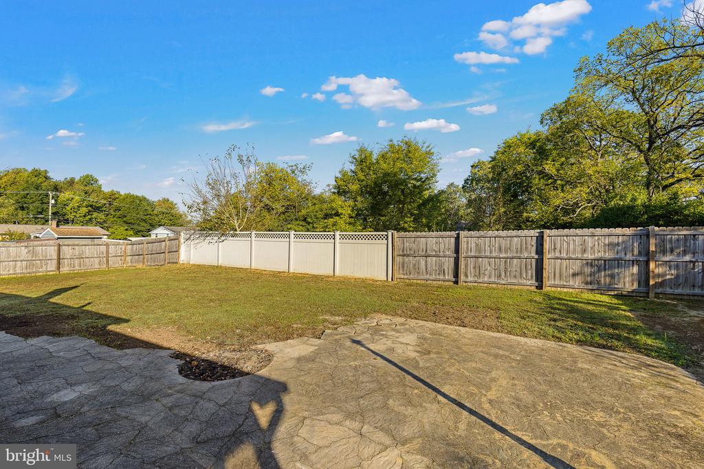 102 WALNUT DRIVE