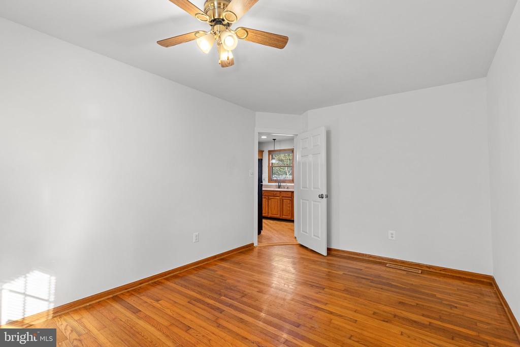 102 WALNUT DRIVE