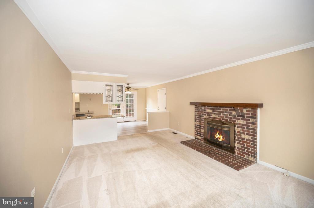 8 OAKBROOK COURT
