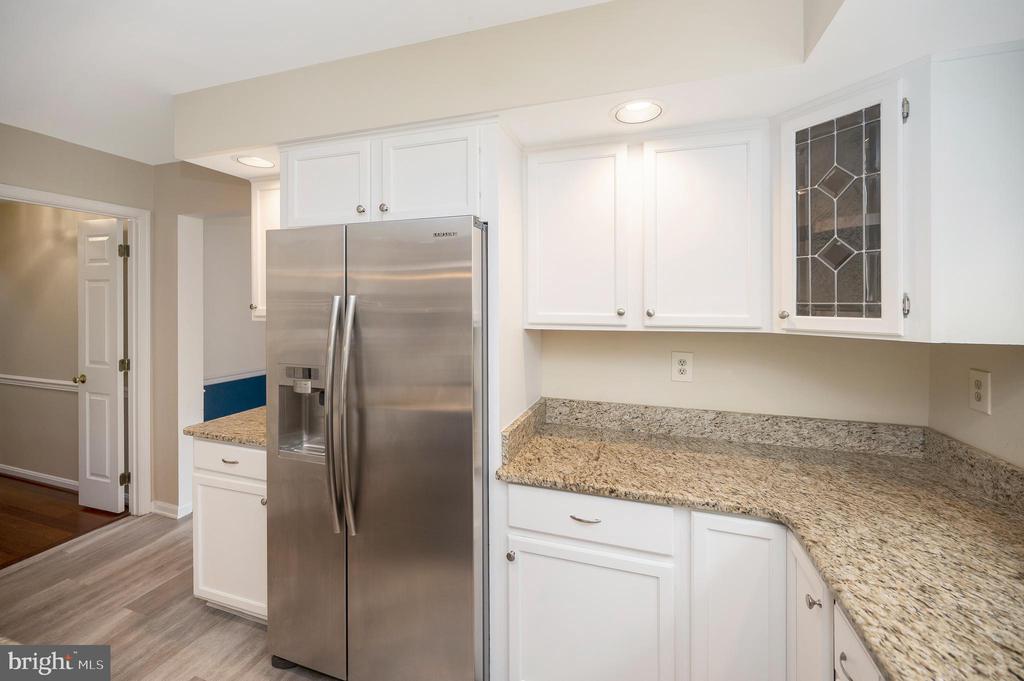 8 OAKBROOK COURT