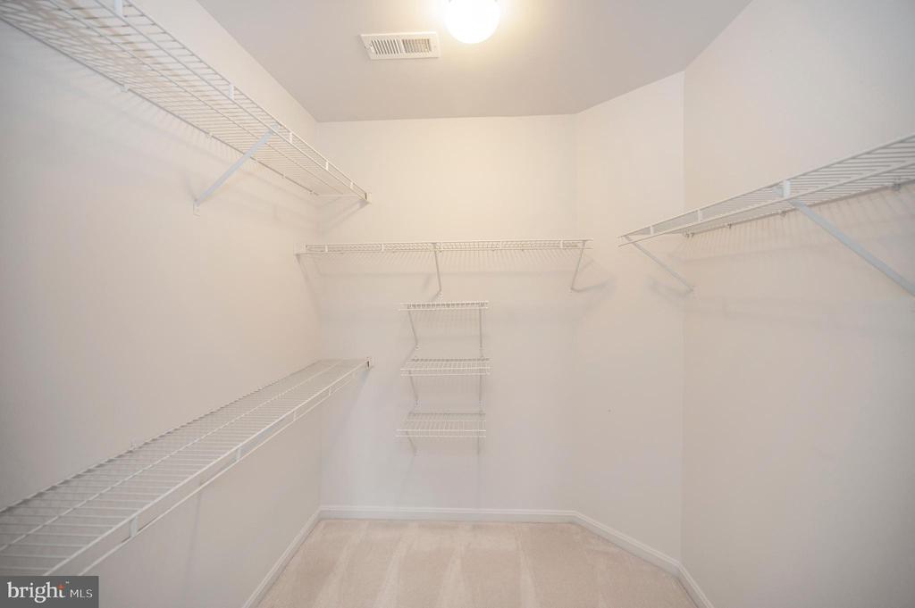 8 OAKBROOK COURT