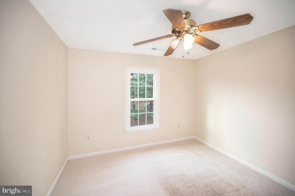 8 OAKBROOK COURT