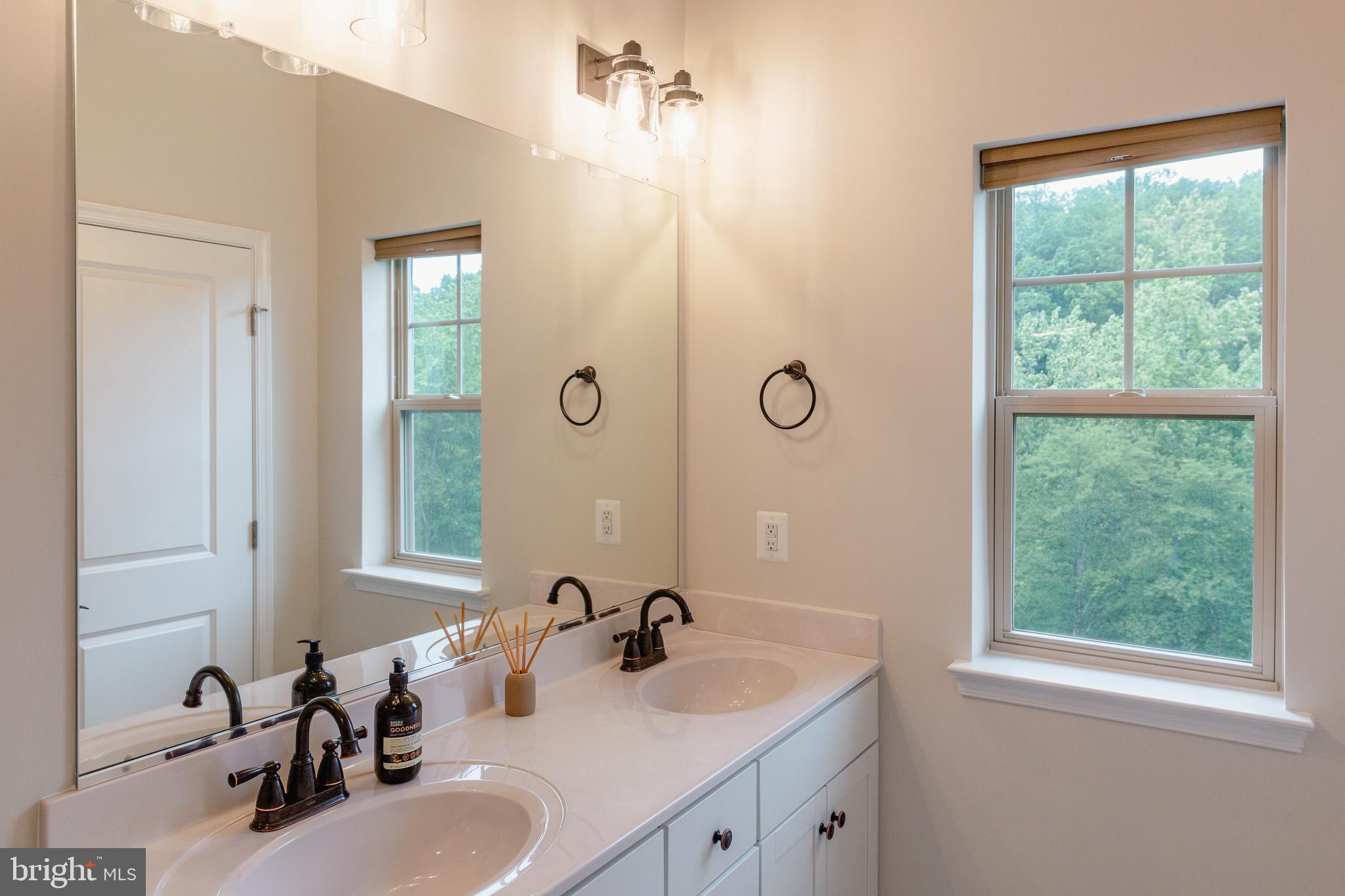 1221 CREEK BANK DRIVE