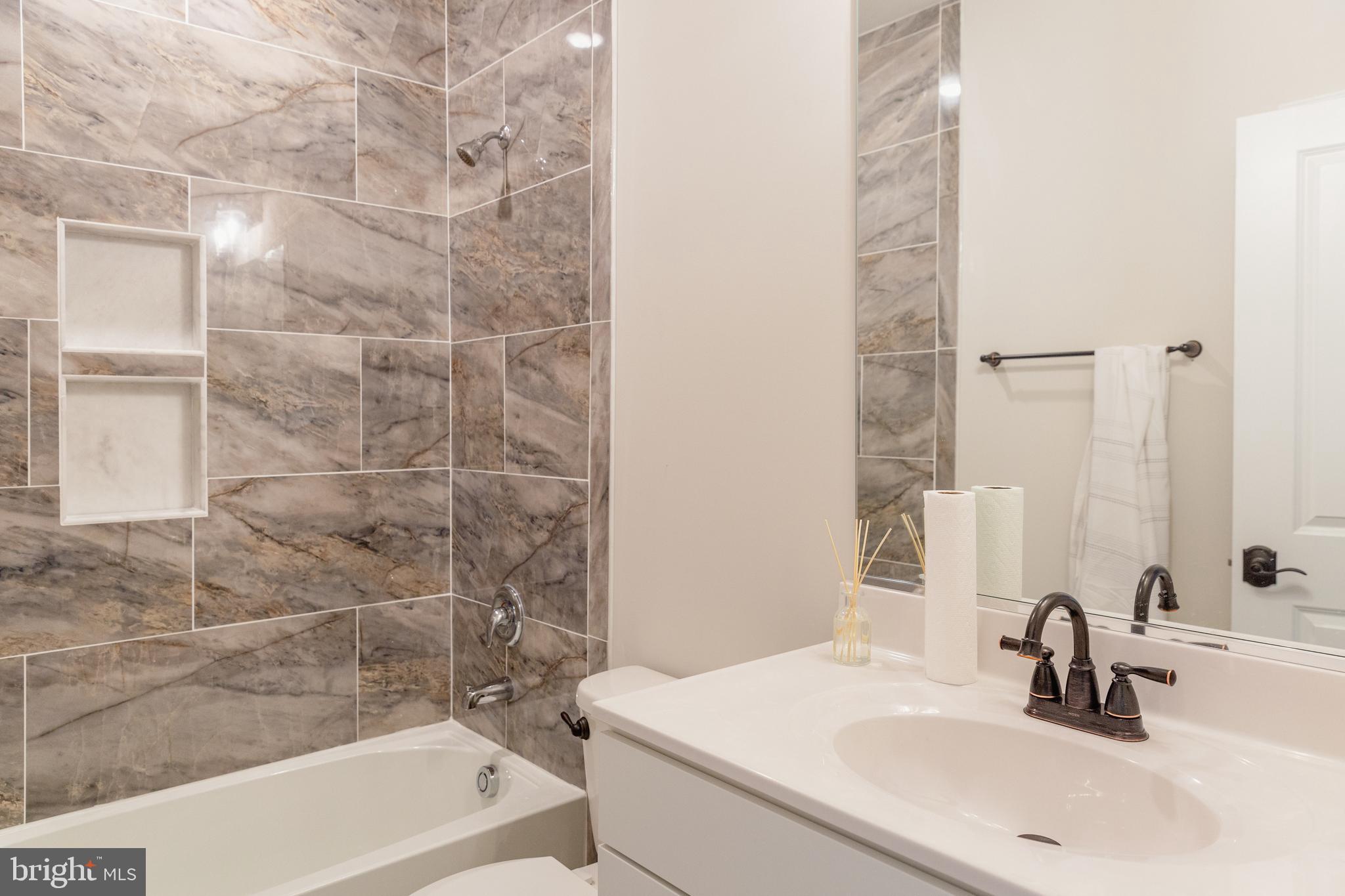 1221 CREEK BANK DRIVE