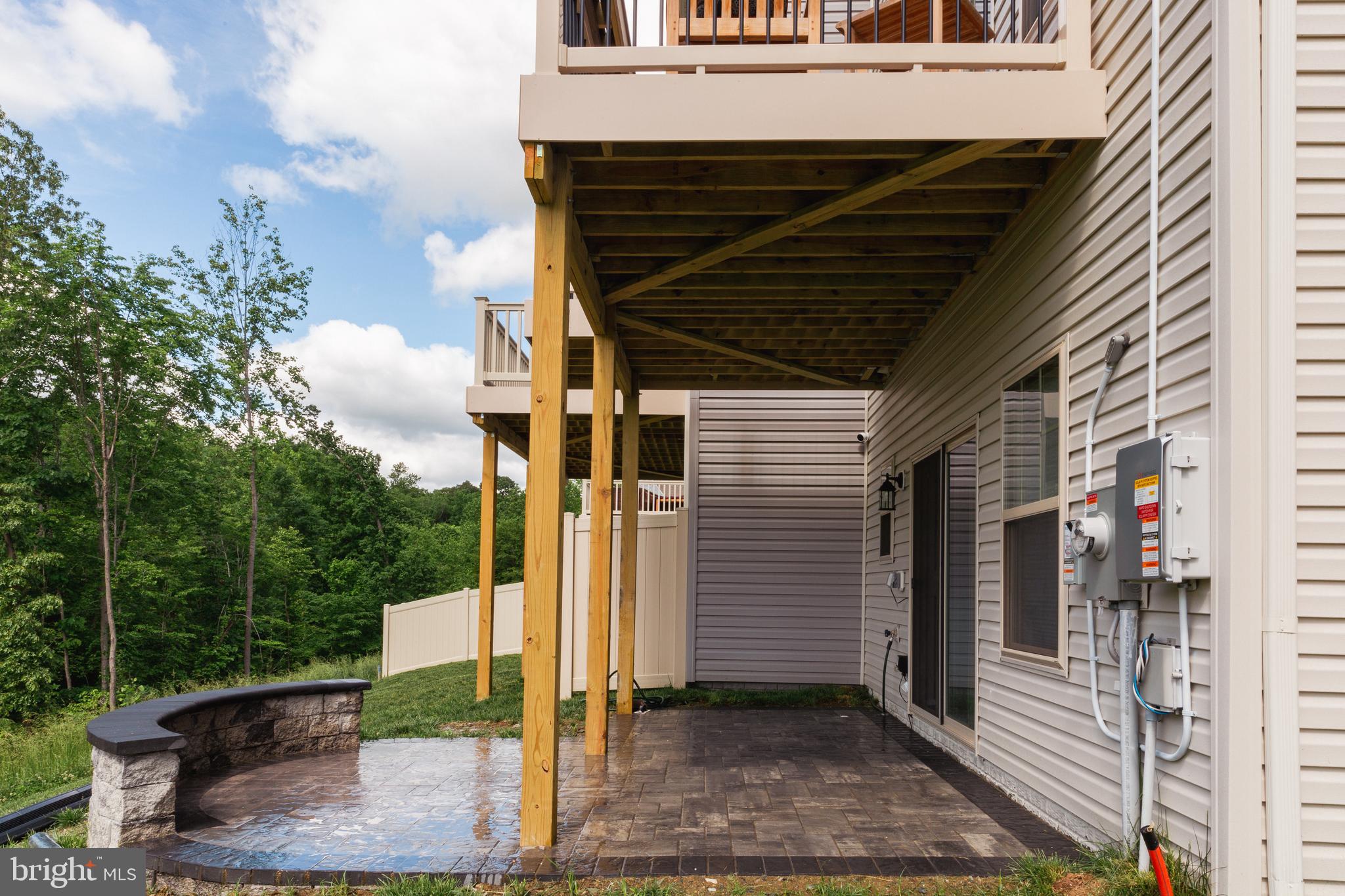 1221 CREEK BANK DRIVE