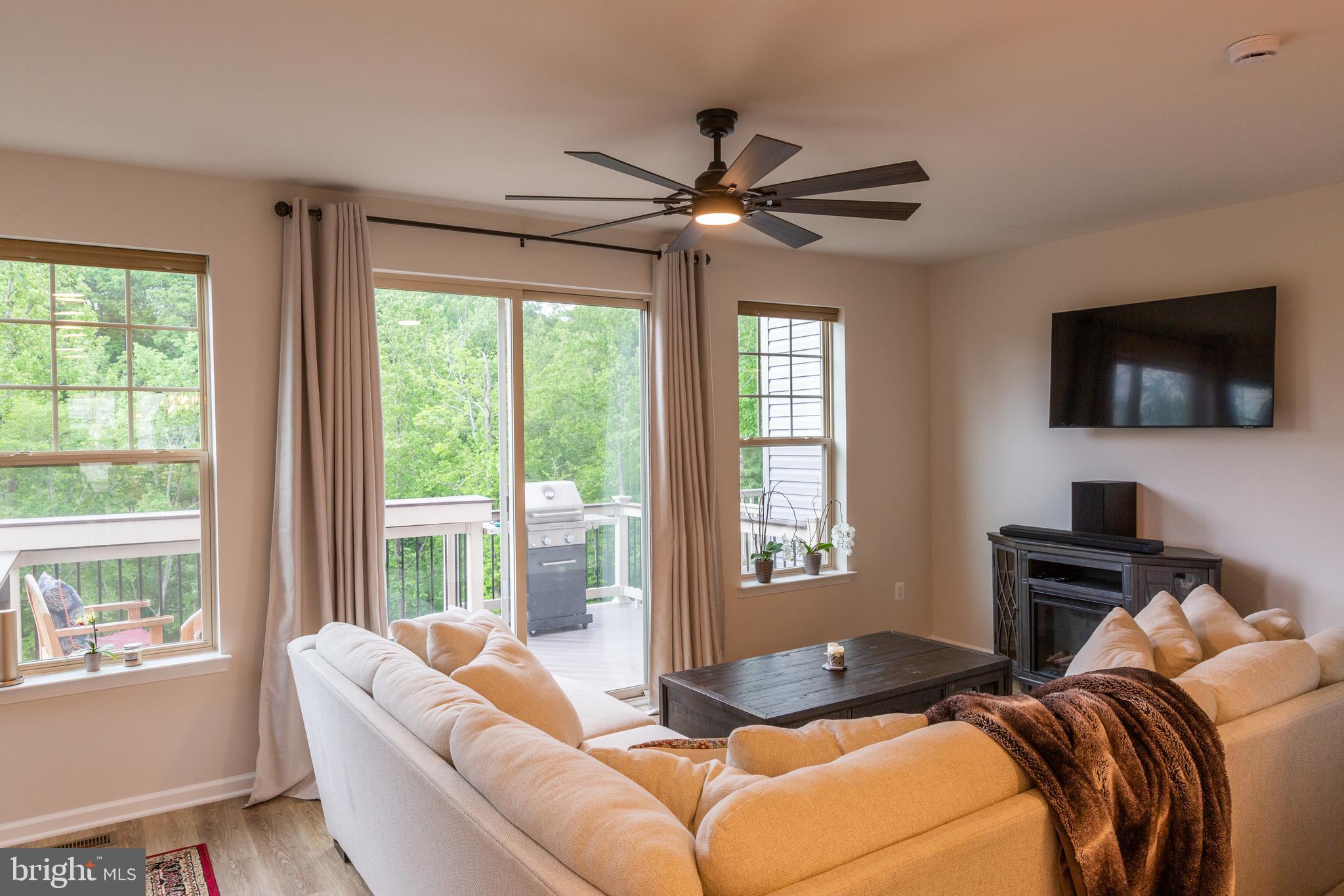 1221 CREEK BANK DRIVE