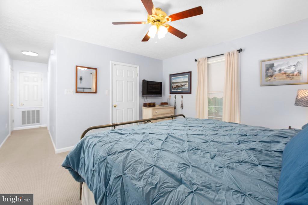 55 Queen Marys Ln