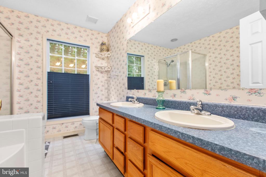 55 Queen Marys Ln