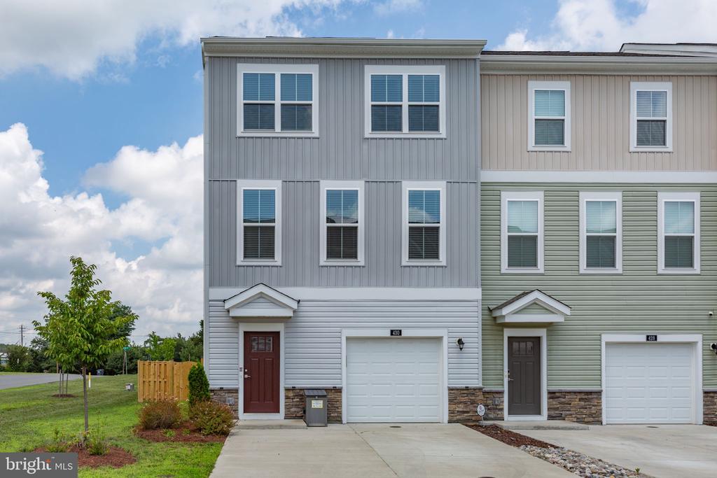 430 Snowberry Ln