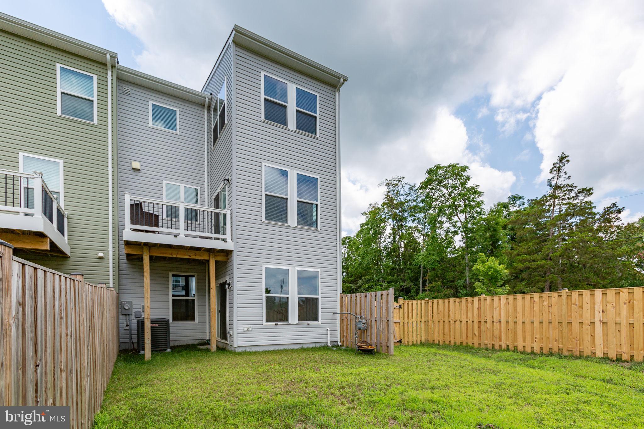 430 Snowberry Ln
