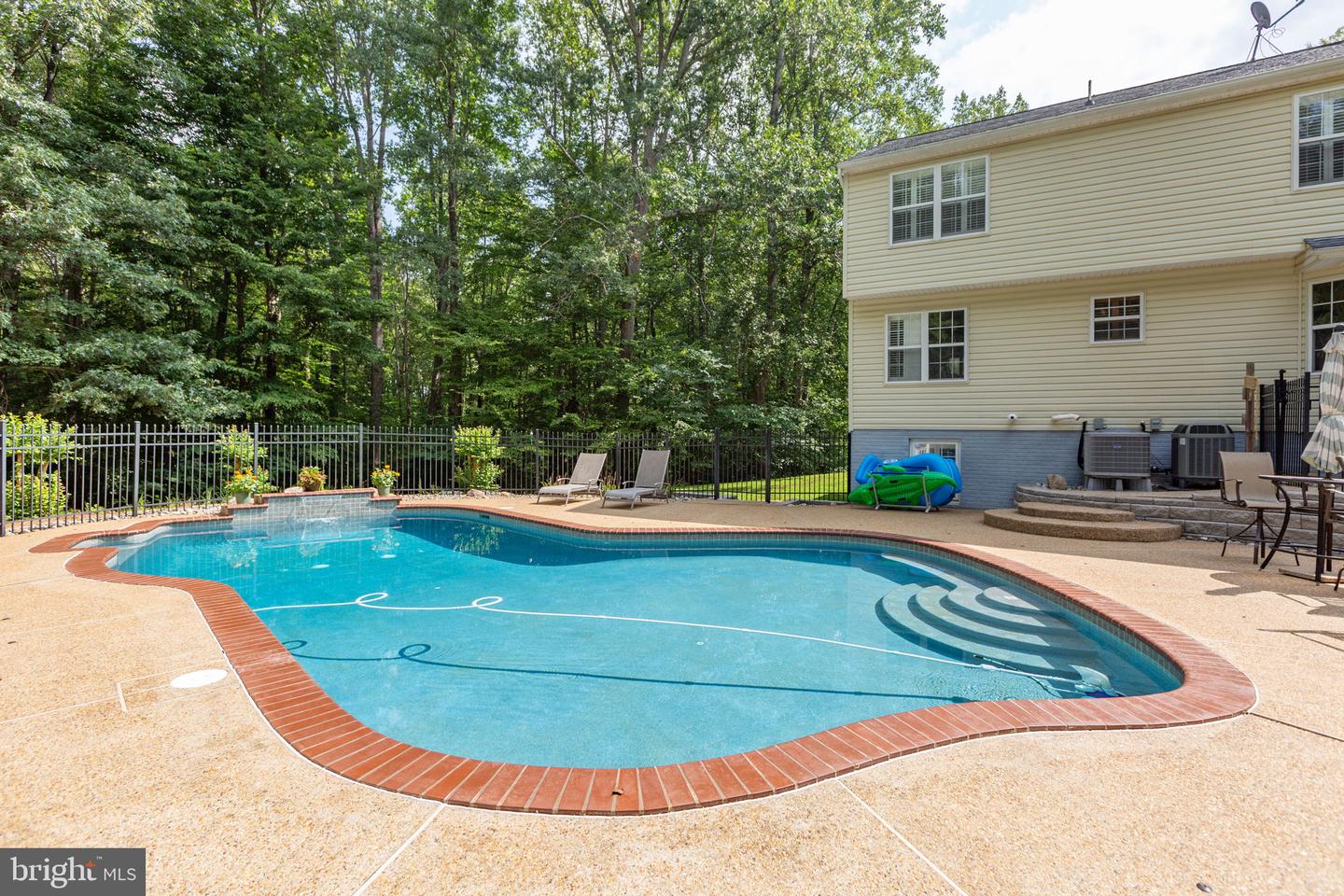 51 Panners Ln