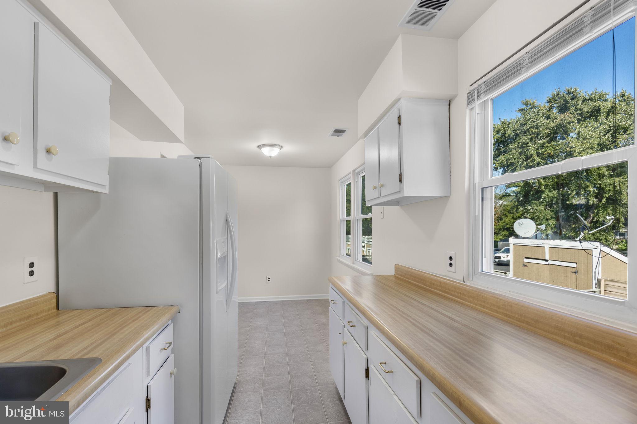 1102 JAMES MADISON CIRCLE