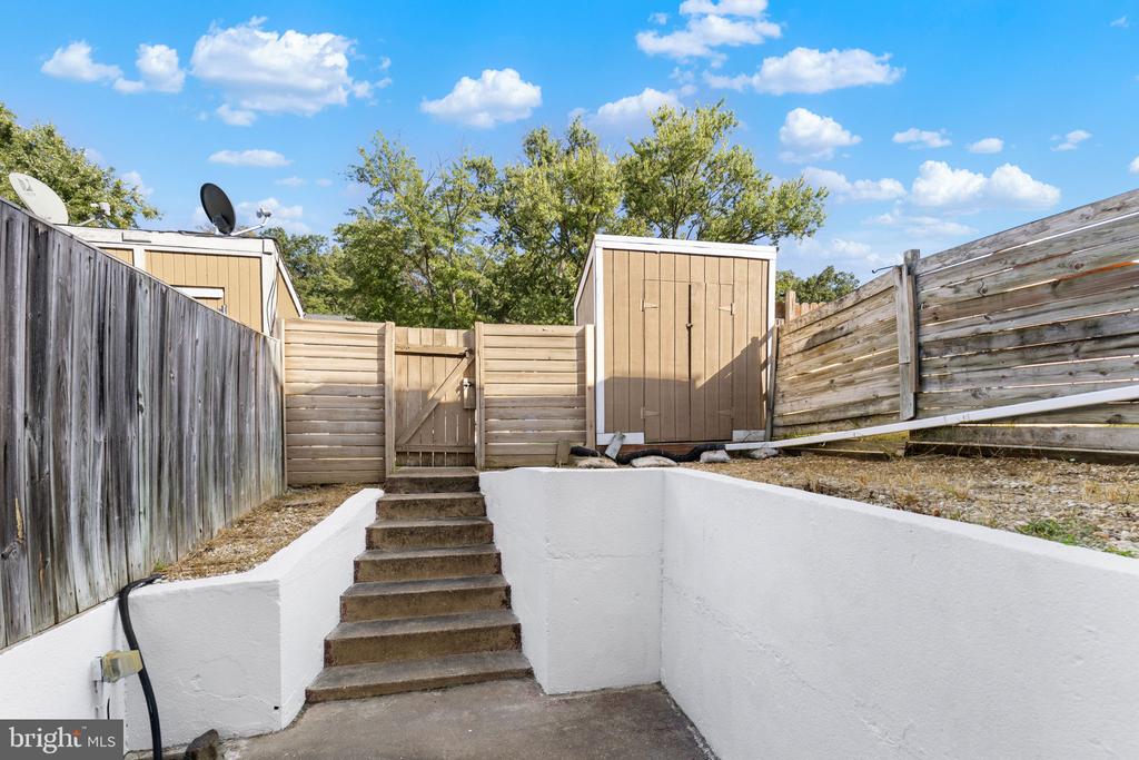 1102 JAMES MADISON CIRCLE
