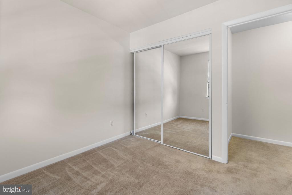 1102 JAMES MADISON CIRCLE