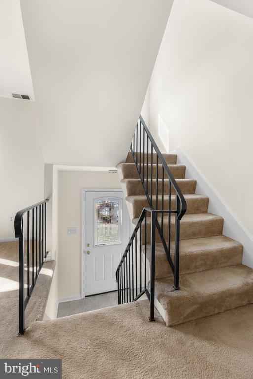 1102 JAMES MADISON CIRCLE