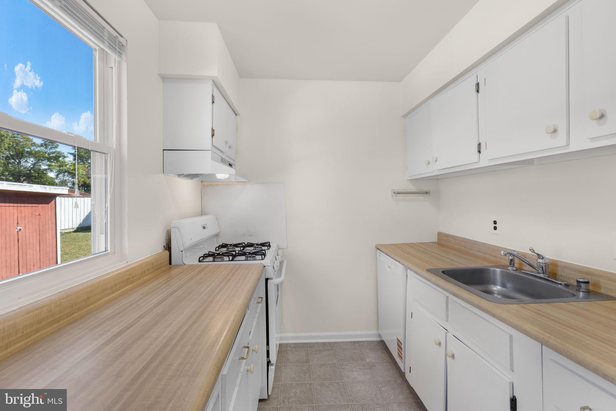 1102 JAMES MADISON CIRCLE