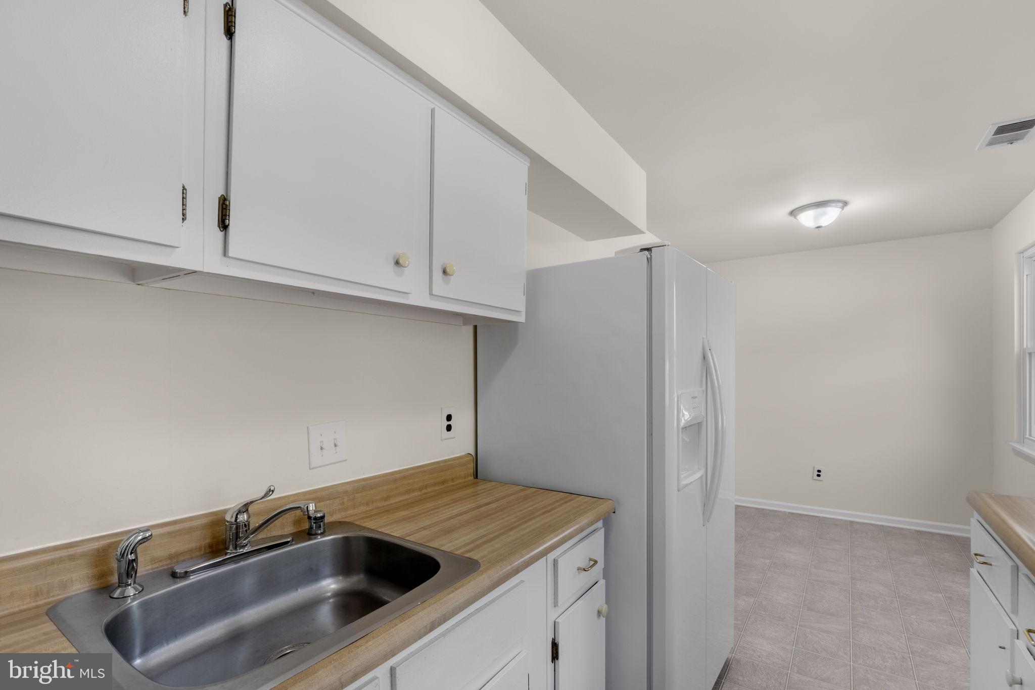 1102 JAMES MADISON CIRCLE