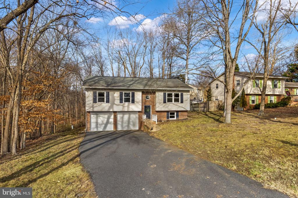 1703 SHERWOOD DR