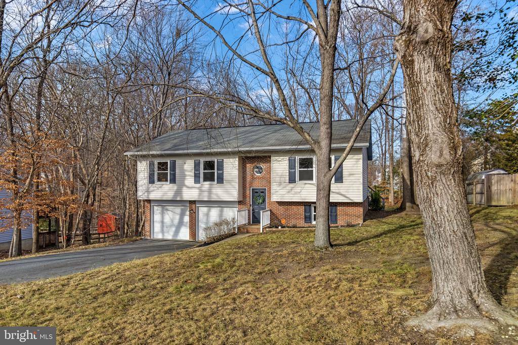 1703 SHERWOOD DR