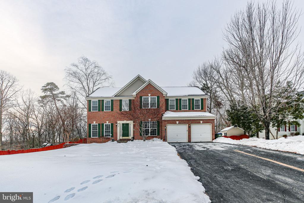 45 CRESTWOOD LANE