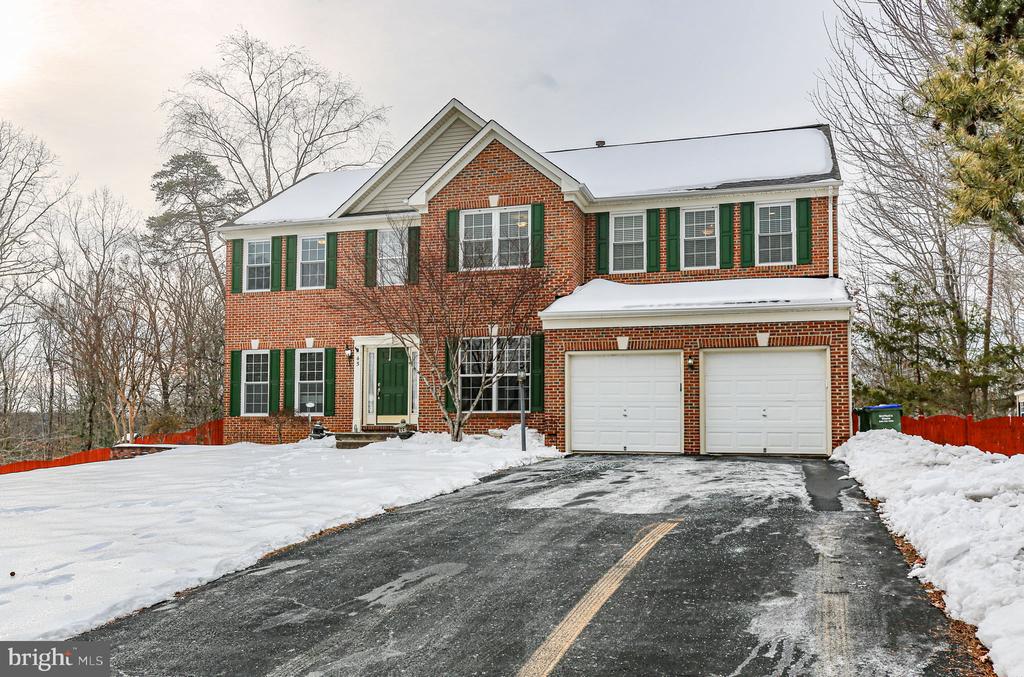 45 CRESTWOOD LANE