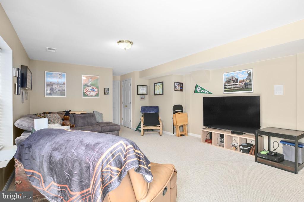 45 CRESTWOOD LANE