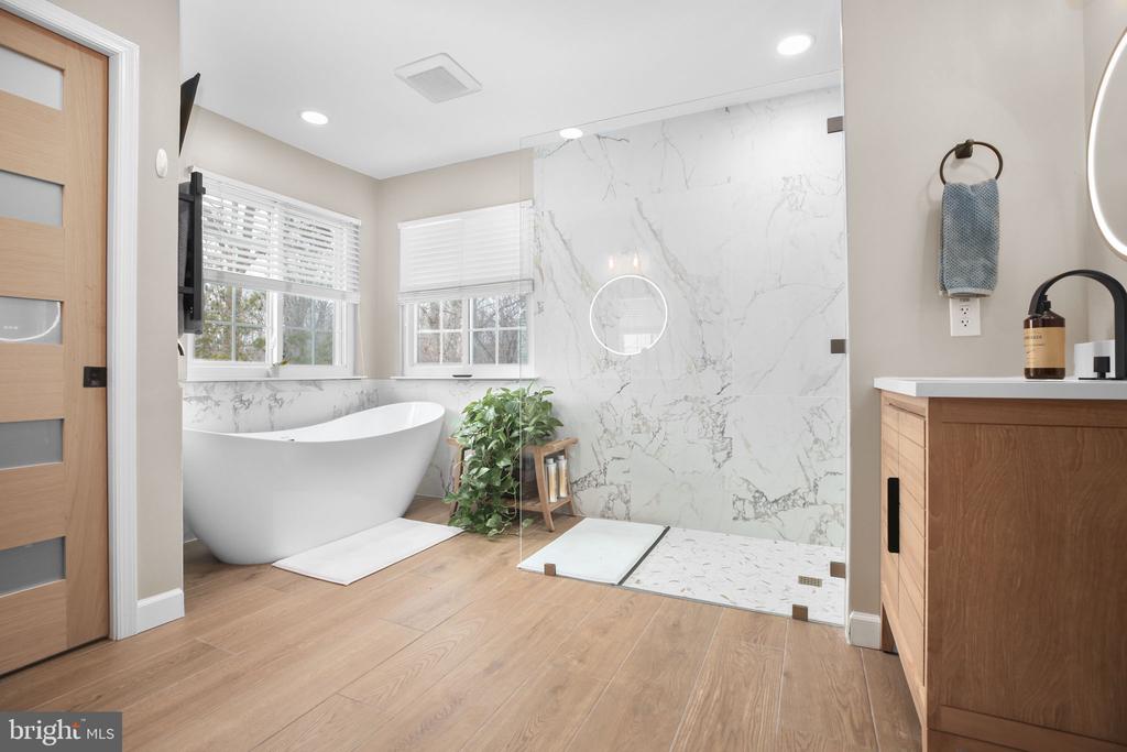 45 CRESTWOOD LANE