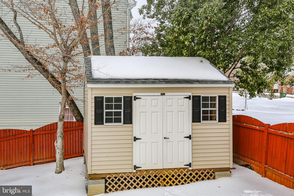 45 CRESTWOOD LANE