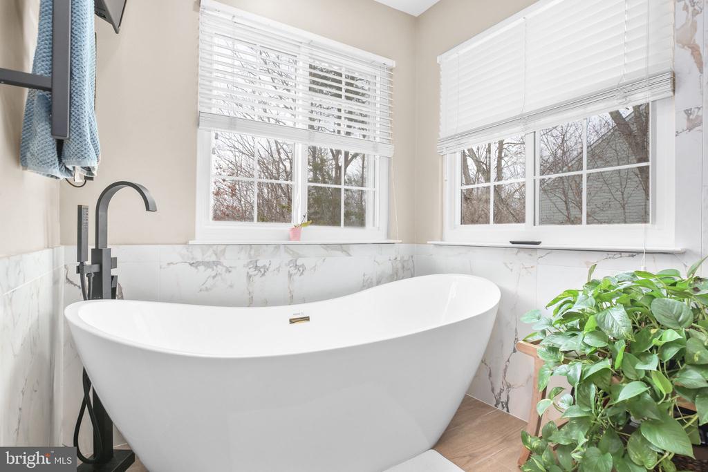 45 CRESTWOOD LANE